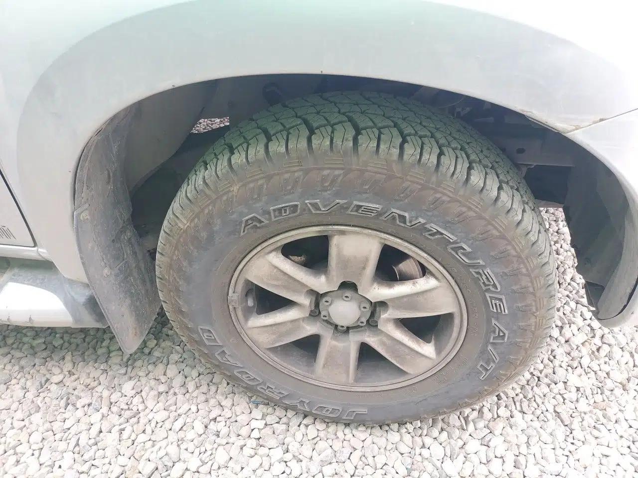 Isuzu D-MAX 2015 2.5T 4x4 Manual Base Version 4JK1 — миниатюра 8