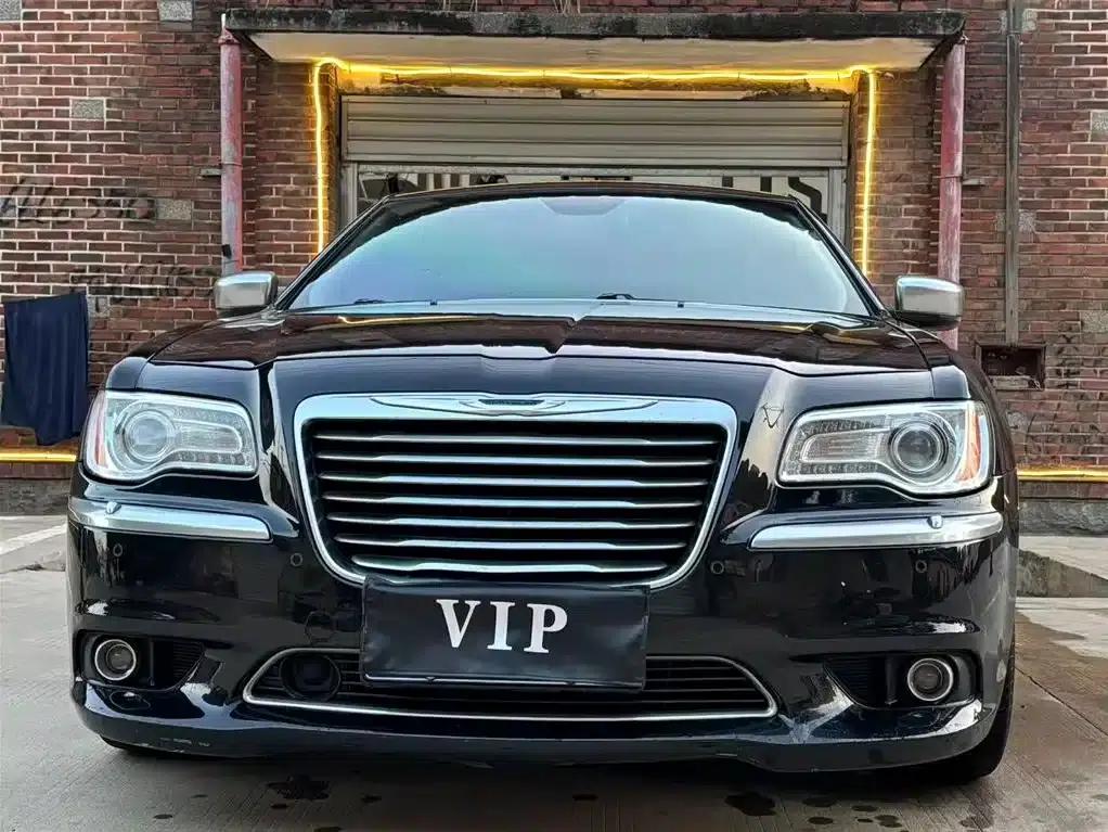 Chrysler 300C (Imported) 2014 3.0L Premium Edition — миниатюра 2