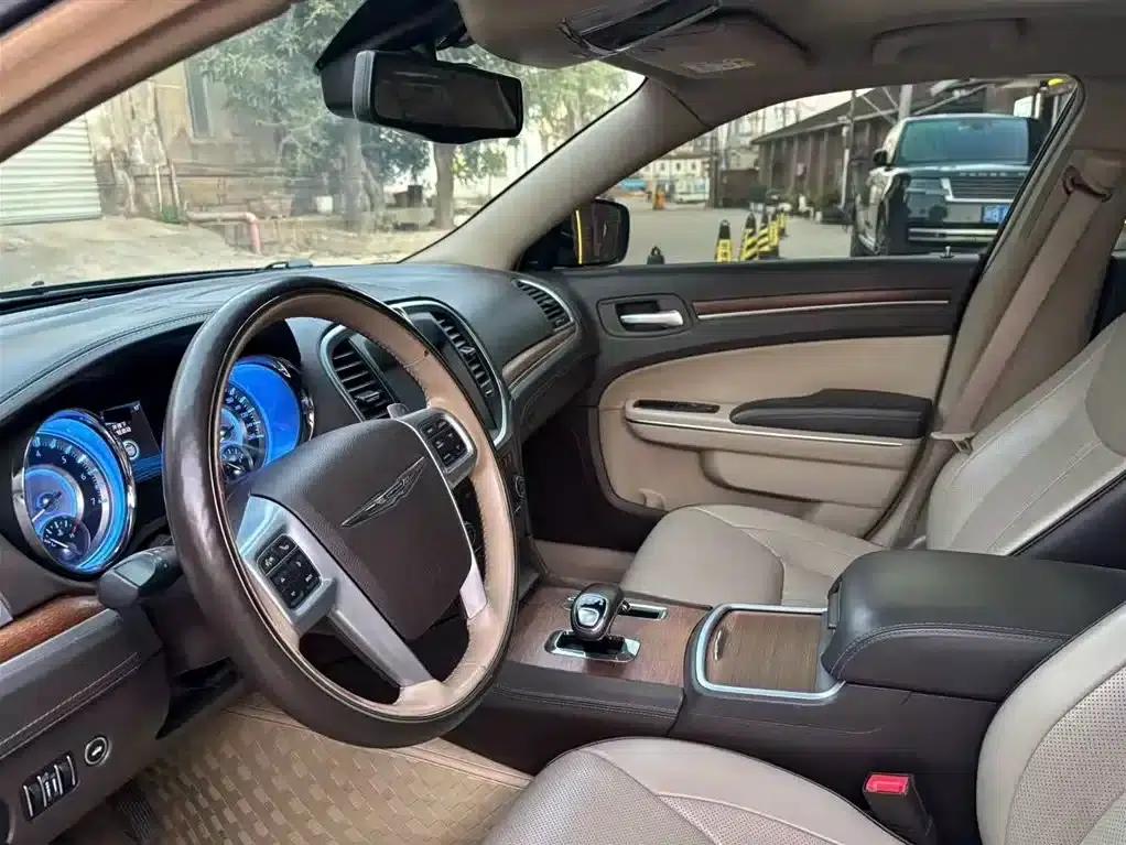 Chrysler 300C (Imported) 2014 3.0L Premium Edition — миниатюра 4