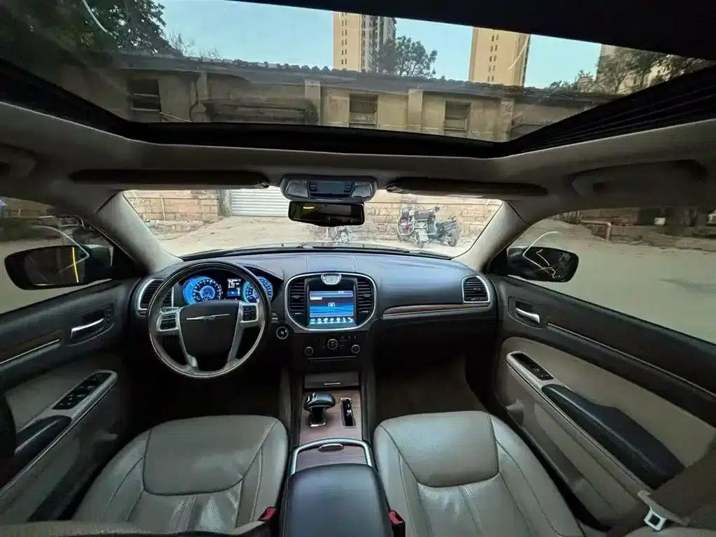 Chrysler 300C (Imported) 2014 3.0L Premium Edition — миниатюра 5