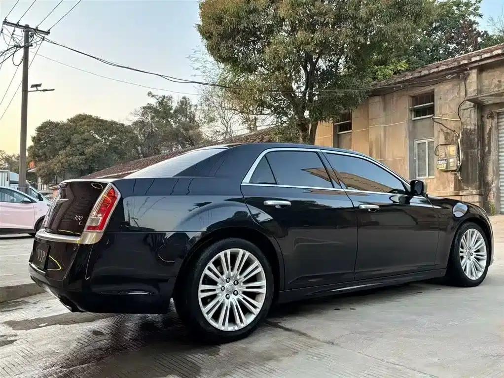 Chrysler 300C (Imported) 2014 3.0L Premium Edition — миниатюра 7