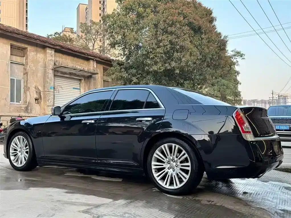 Chrysler 300C (Imported) 2014 3.0L Premium Edition — миниатюра 9