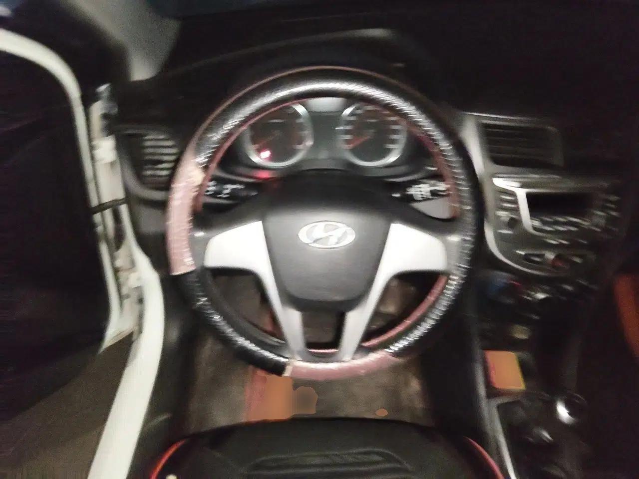 Hyundai Verna Ray 2014 1.4L Manual GLX — миниатюра 11