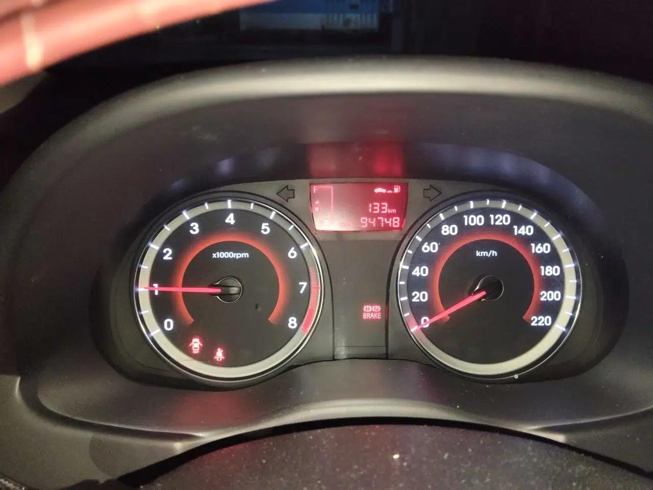 Hyundai Verna Ray 2014 1.4L Manual GLX — миниатюра 13