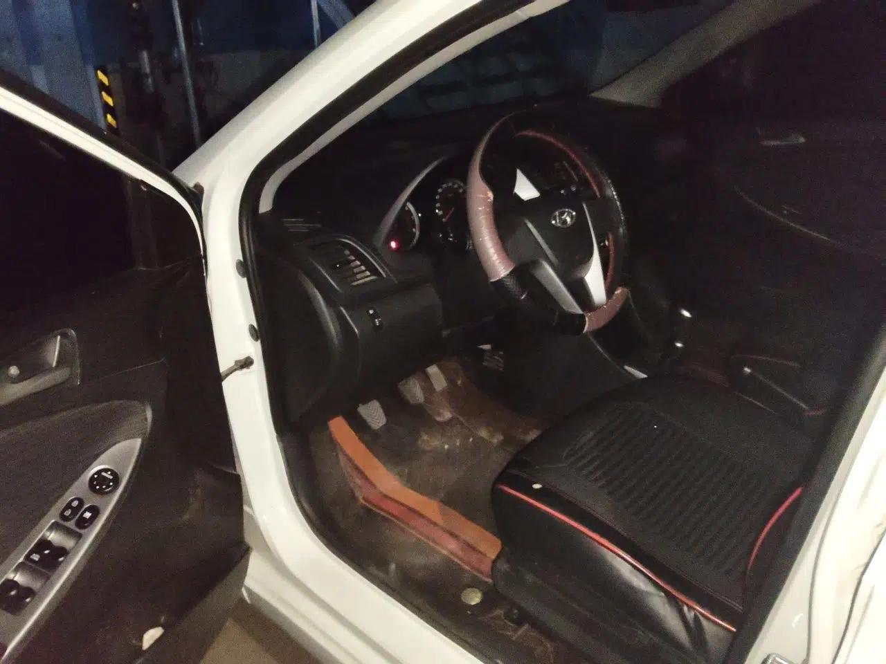 Hyundai Verna Ray 2014 1.4L Manual GLX — миниатюра 17