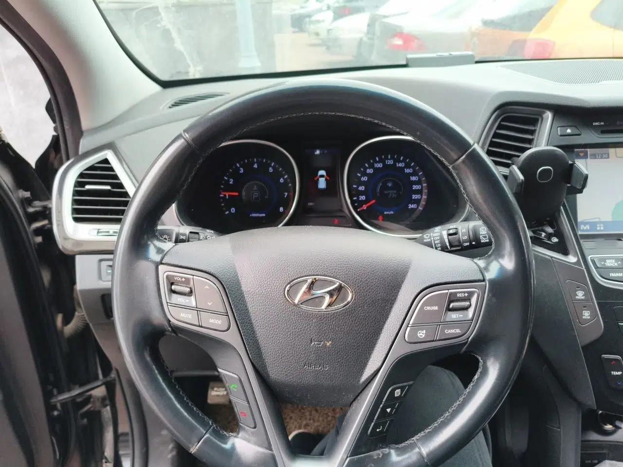 Hyundai Santa Fe Classic 2013 Facelift 3.0L 4x4 Comfort Edition with Navigation Euro IV compliant — миниатюра 11