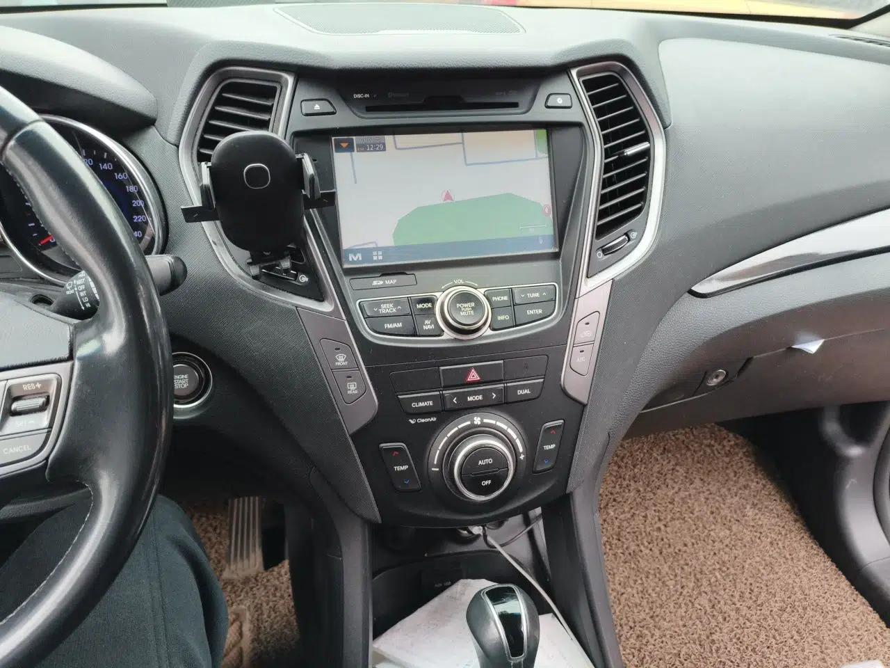 Hyundai Santa Fe Classic 2013 Facelift 3.0L 4x4 Comfort Edition with Navigation Euro IV compliant — миниатюра 14