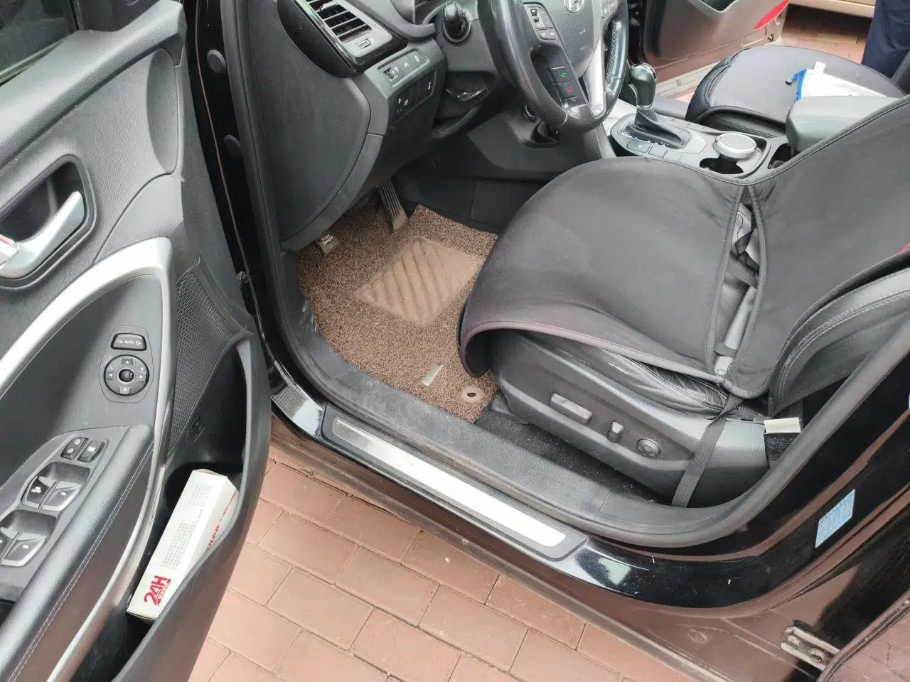 Hyundai Santa Fe Classic 2013 Facelift 3.0L 4x4 Comfort Edition with Navigation Euro IV compliant — миниатюра 17