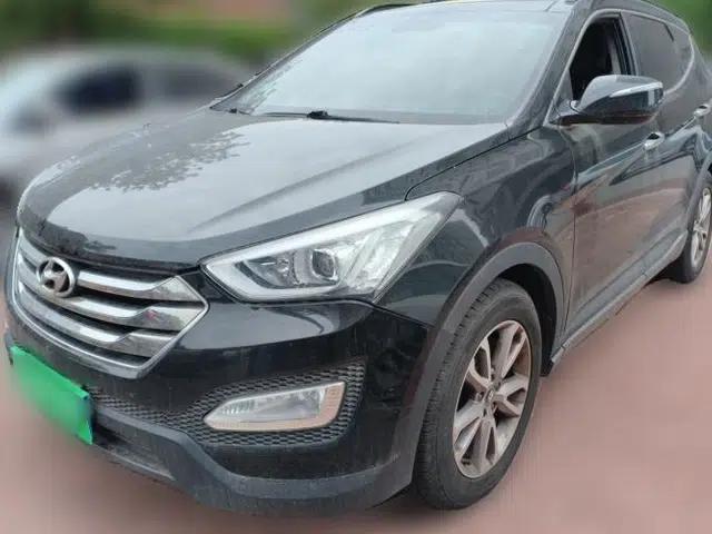 Hyundai Santa Fe Classic 2013 Facelift 3.0L 4x4 Comfort Edition with Navigation Euro IV compliant