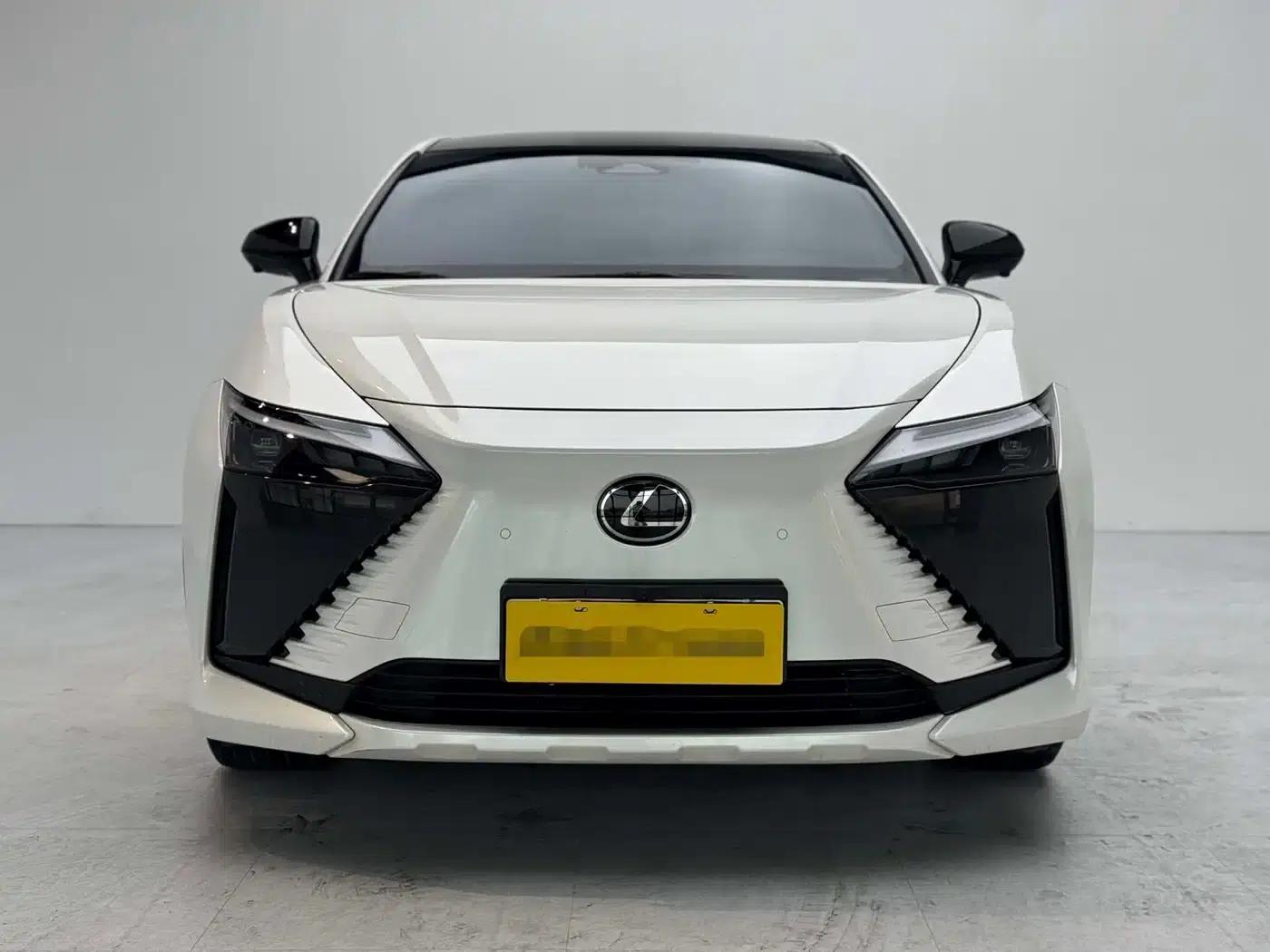 Lexus RZ 2023 450e AWD Luxury Edition — миниатюра 2
