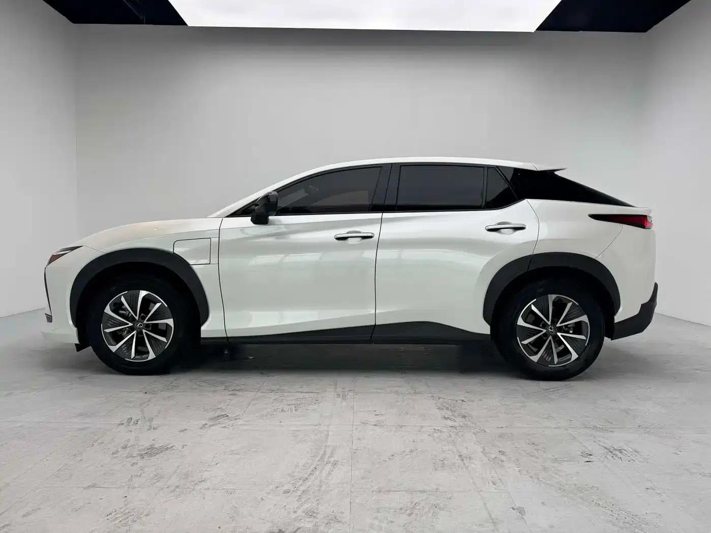 Lexus RZ 2023 450e AWD Luxury Edition — миниатюра 19
