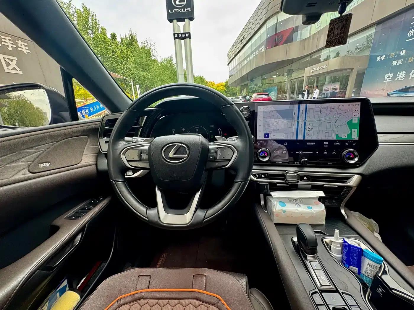 Lexus RX Hybrid 2023 450h+ AWD Enjoy Edition — миниатюра 17