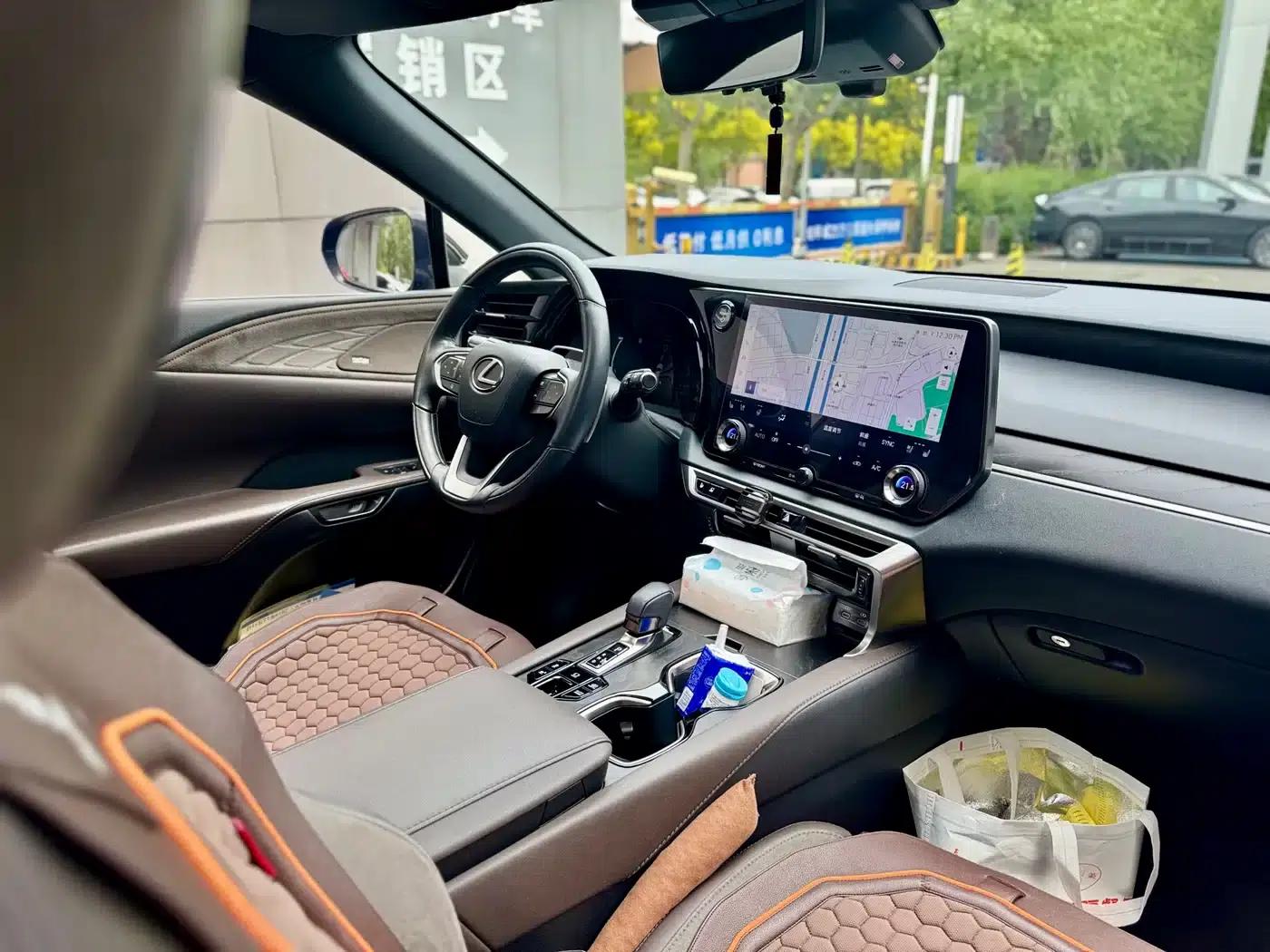 Lexus RX Hybrid 2023 450h+ AWD Enjoy Edition — миниатюра 22