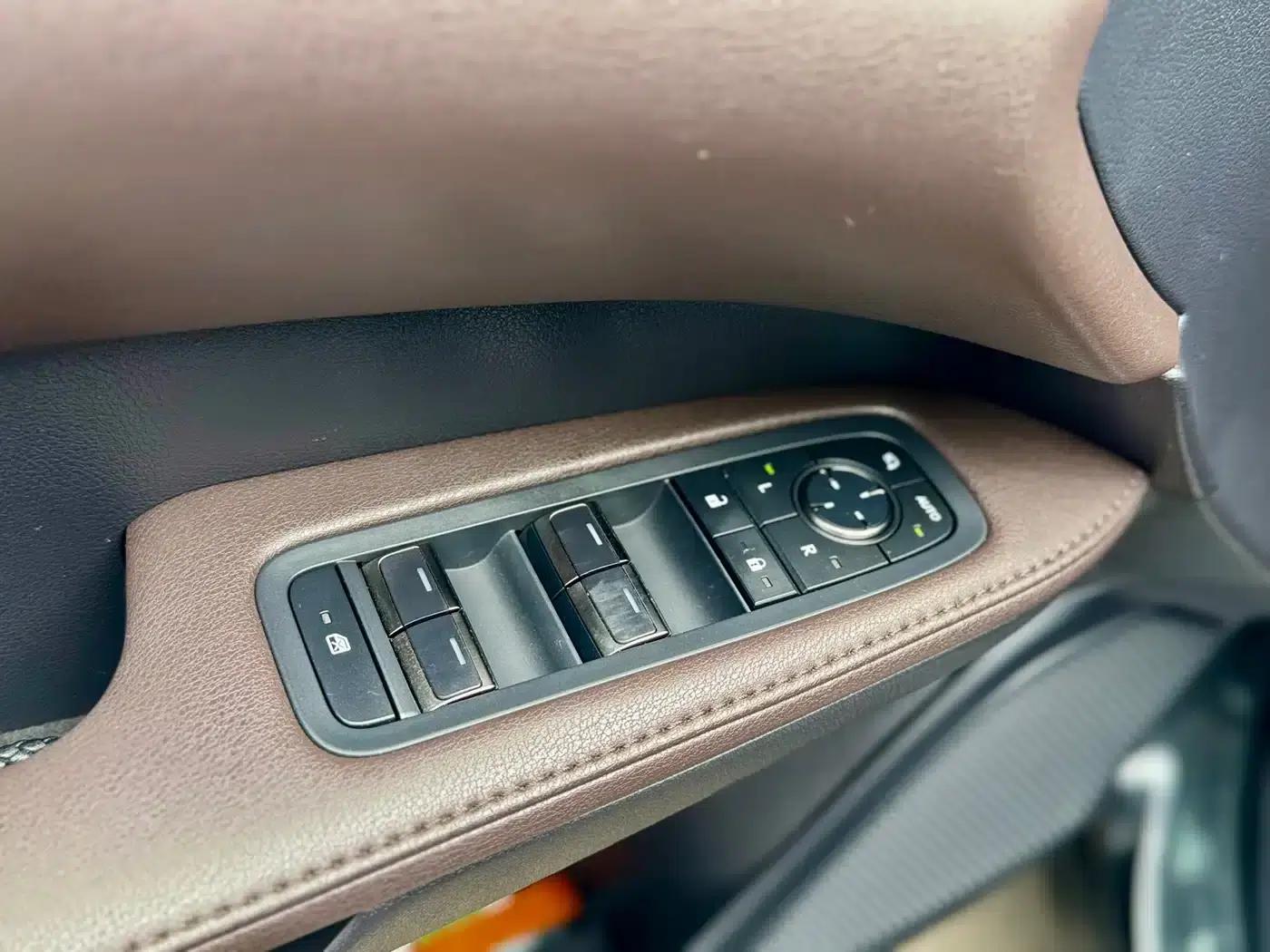 Lexus RX Hybrid 2023 450h+ AWD Enjoy Edition — миниатюра 8