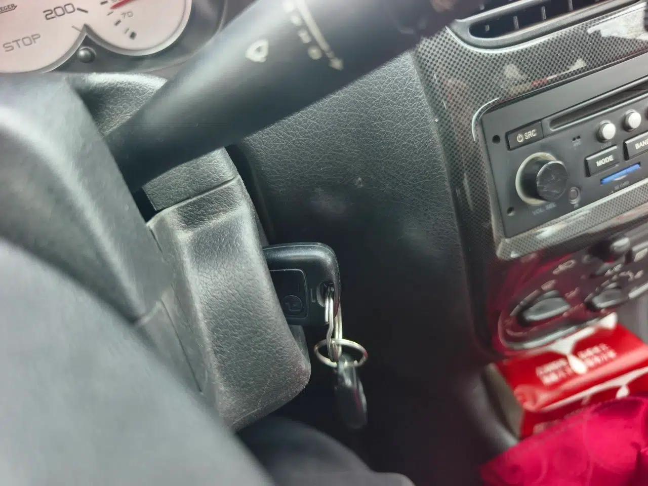 Citroen C2 2012 1.4L Manual Sport Model — миниатюра 9