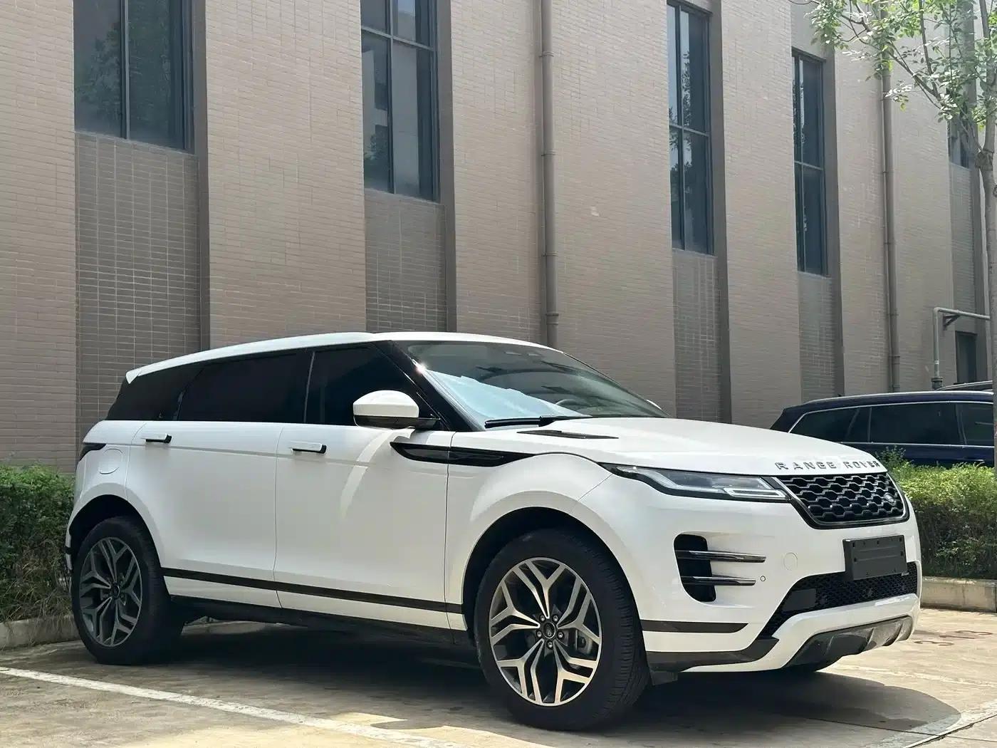 Range Rover Evoque Hybrid 2022 Model P300e Plug-in Electric Hybrid — миниатюра 3