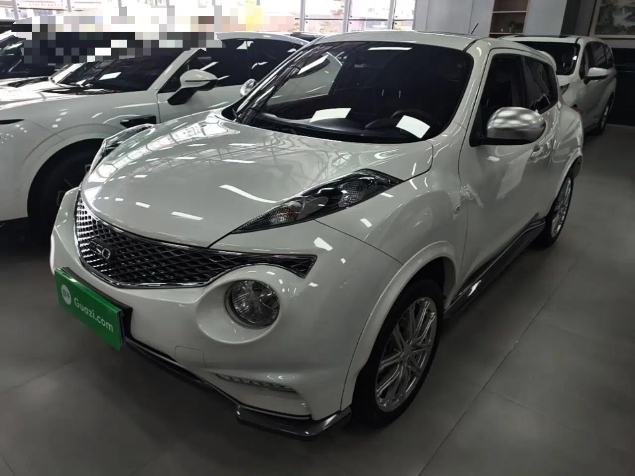 Infiniti ESQ 2014 1.6L Spontaneous Edition — миниатюра 1