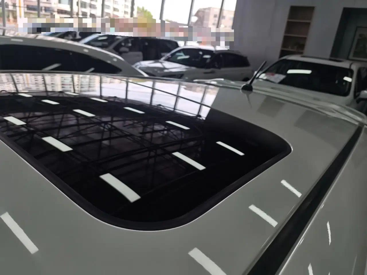 Infiniti ESQ 2014 1.6L Spontaneous Edition — миниатюра 11