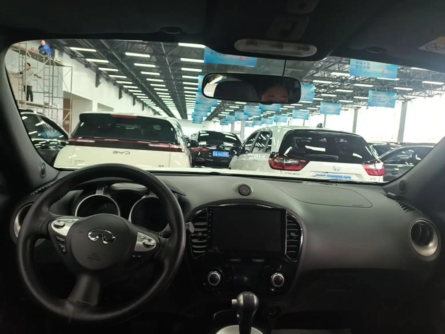 Infiniti ESQ 2014 1.6L Spontaneous Edition — миниатюра 13