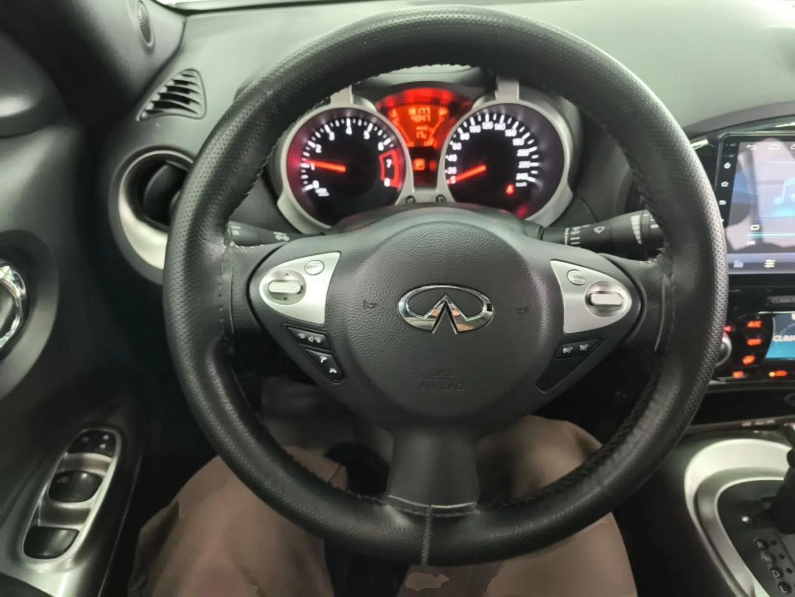 Infiniti ESQ 2014 1.6L Spontaneous Edition — миниатюра 14