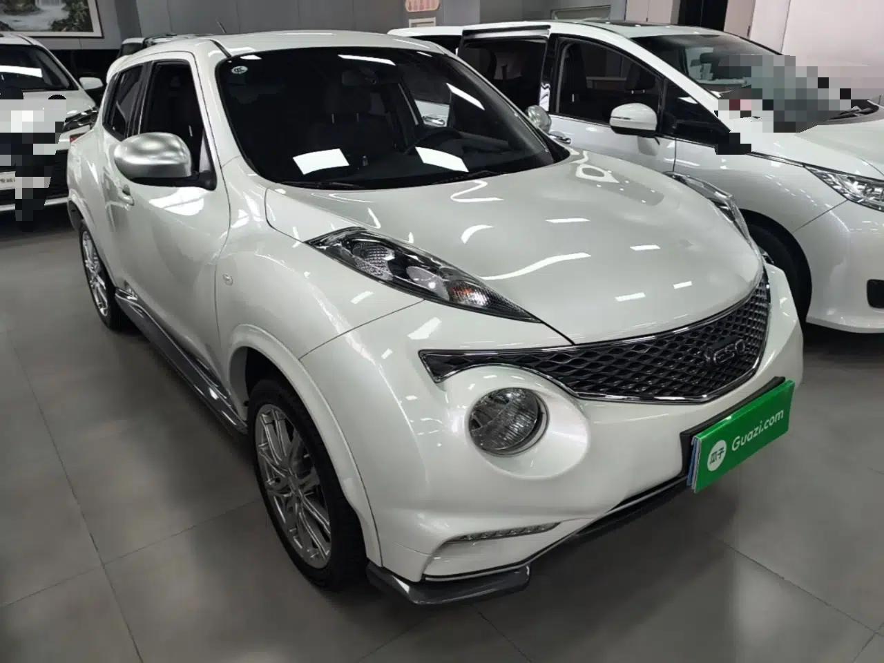 Infiniti ESQ 2014 1.6L Spontaneous Edition — миниатюра 3