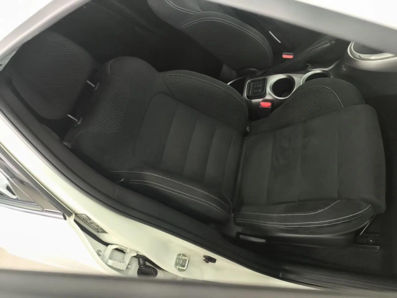 Infiniti ESQ 2014 1.6L Spontaneous Edition — миниатюра 23