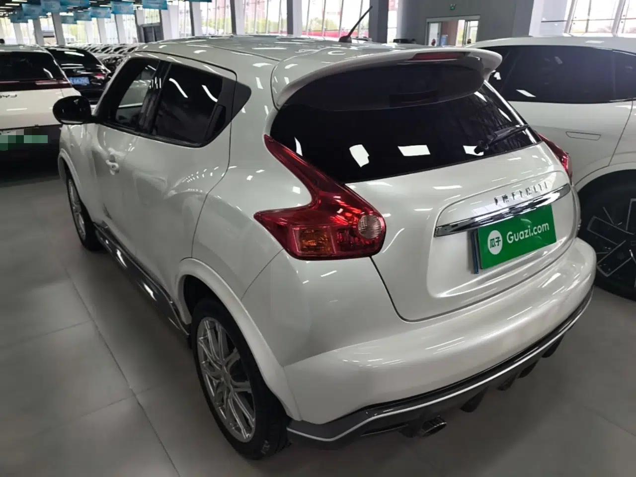 Infiniti ESQ 2014 1.6L Spontaneous Edition — миниатюра 4
