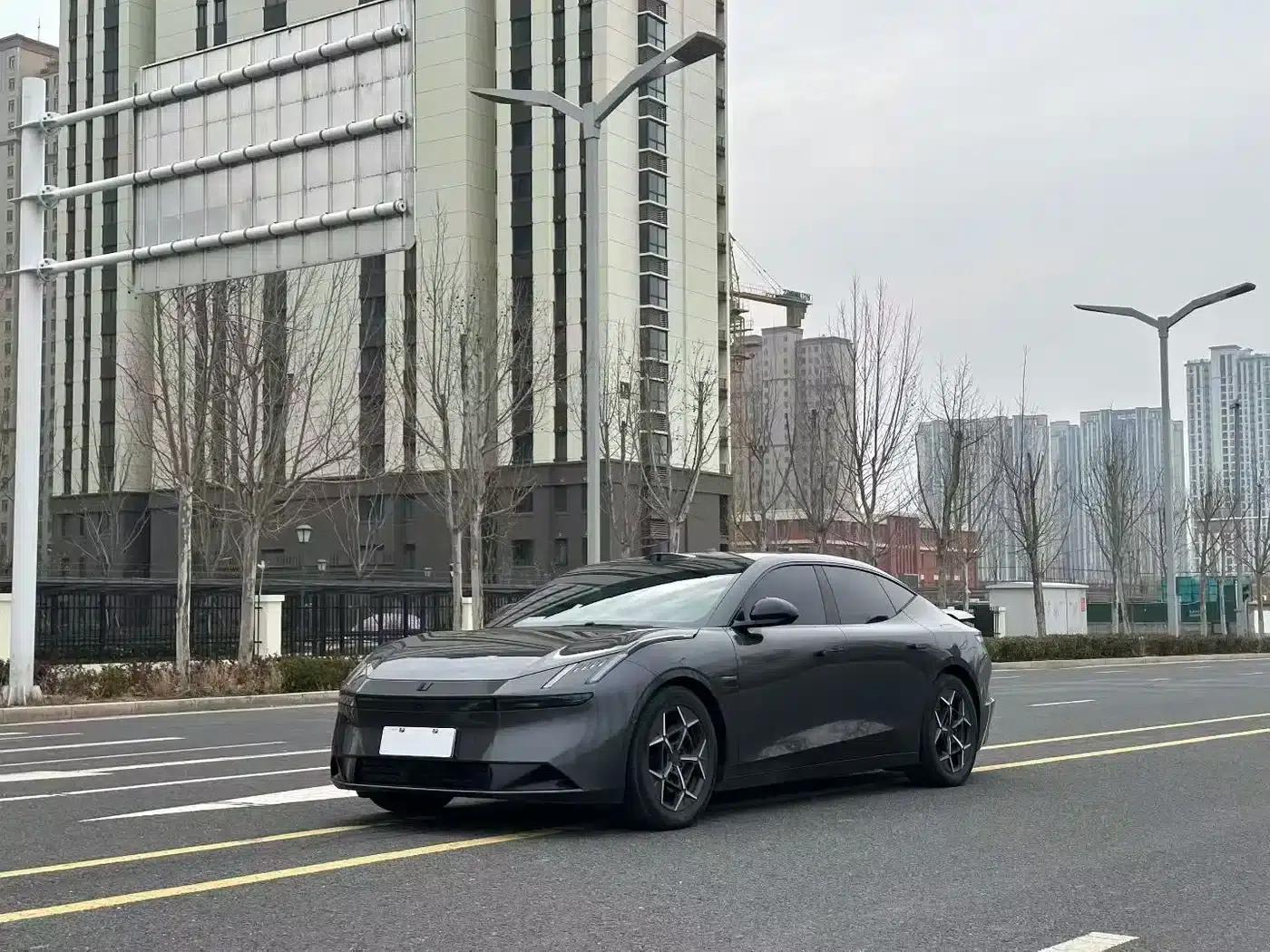 Lynk & Co Z10 2024 Model 95kWh 806km Rear-wheel Drive Intelligent Driving Max — миниатюра 1