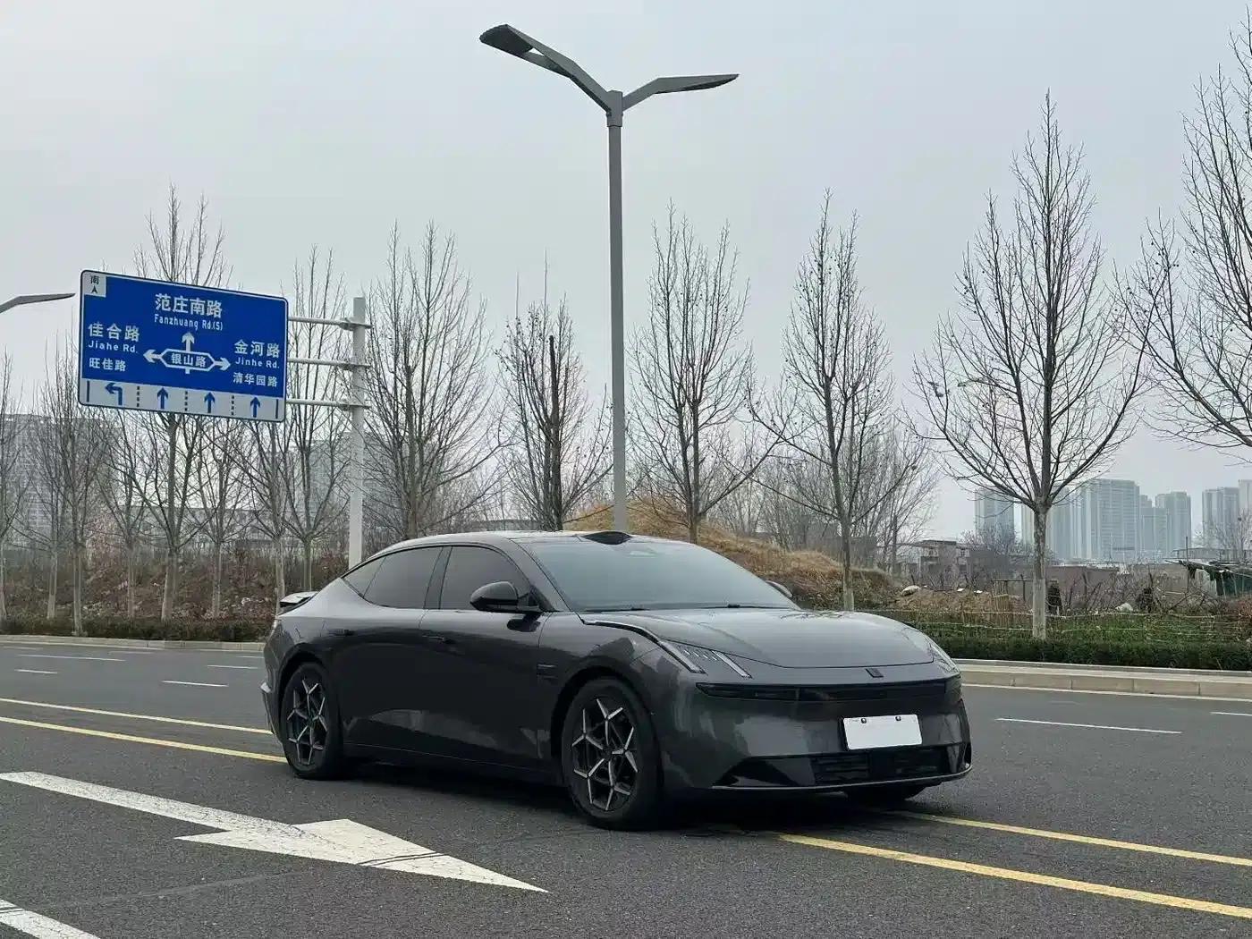 Lynk & Co Z10 2024 Model 95kWh 806km Rear-wheel Drive Intelligent Driving Max — миниатюра 3