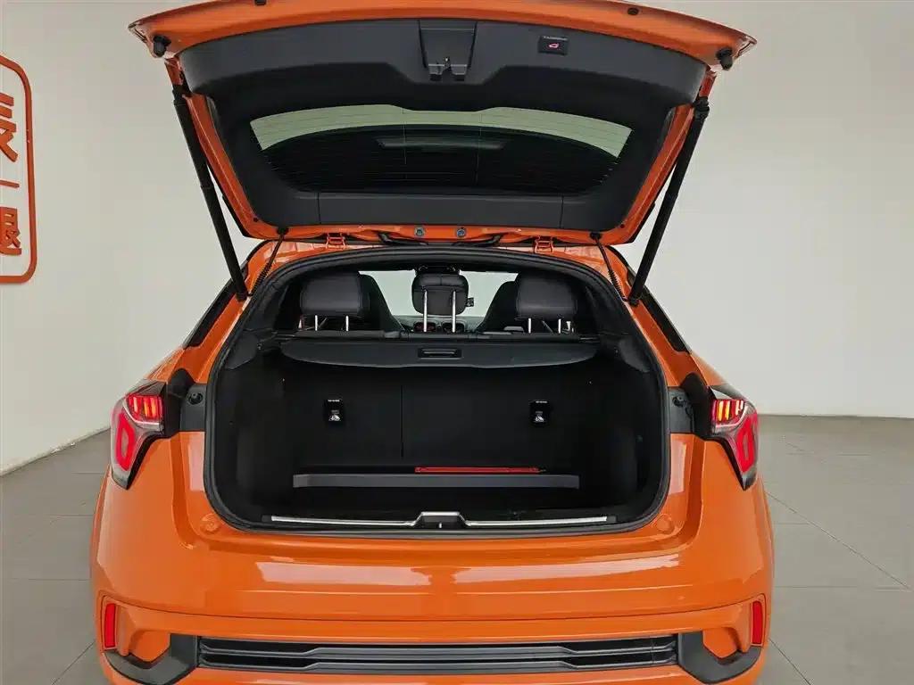 Lynk & Co 02 Hatchback 2021 2.0TD Halo — миниатюра 16