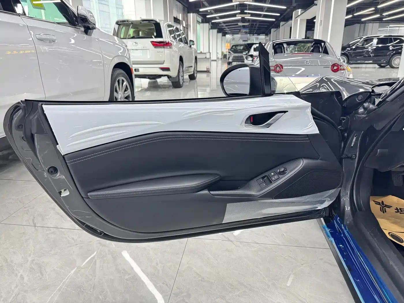 Mazda MX-5 2025 2.0L Manual — миниатюра 8