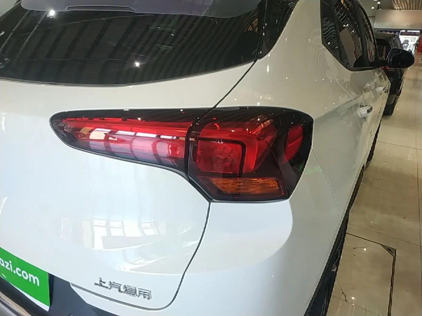 Buick Encore GX 2022 332T CVT Two-Wheel Drive Luxury Version — миниатюра 7