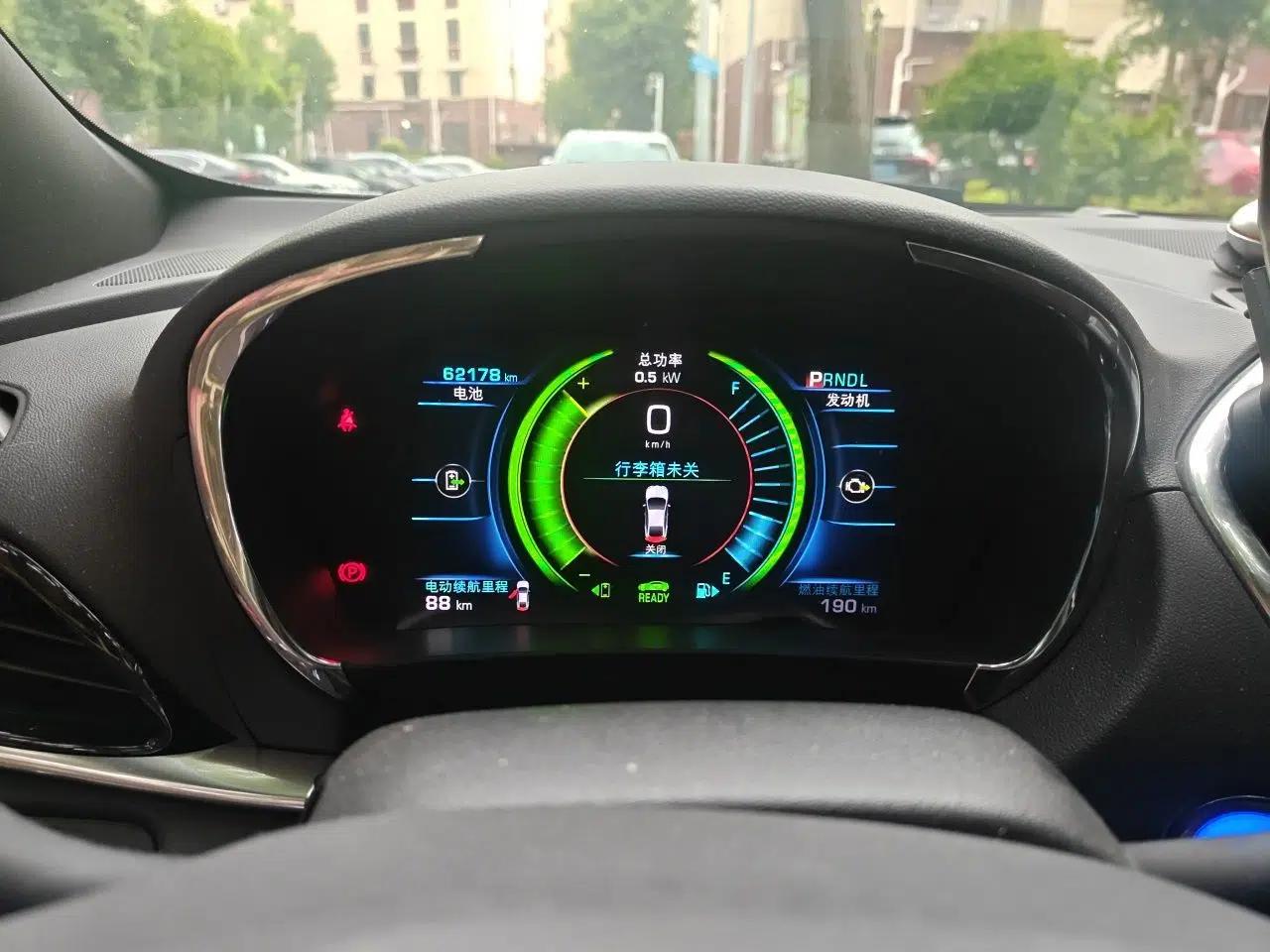 Buick VELITE 5 2017 Urban Extended-Range Model — миниатюра 12