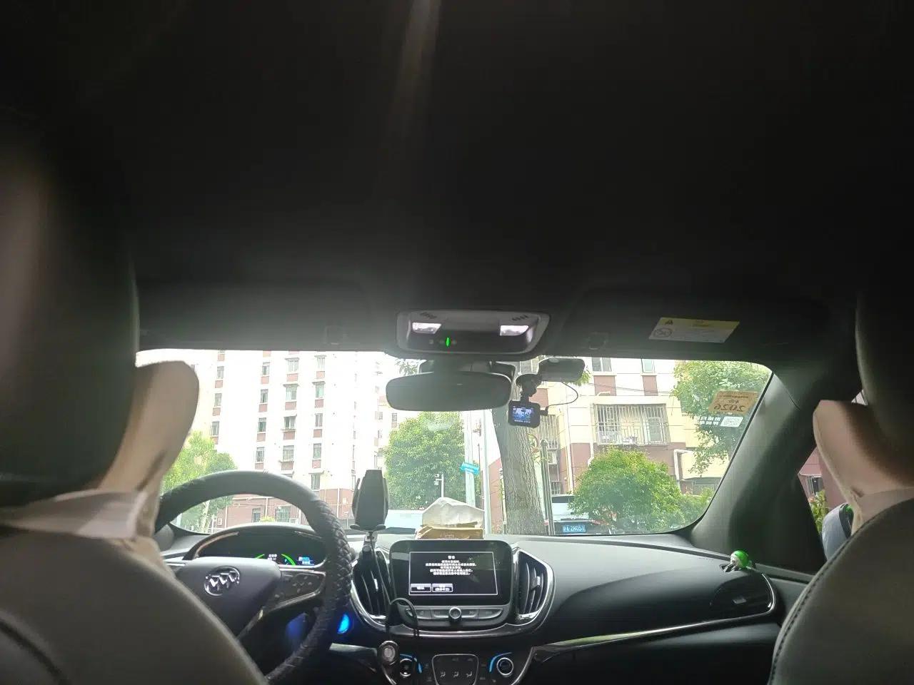Buick VELITE 5 2017 Urban Extended-Range Model — миниатюра 19