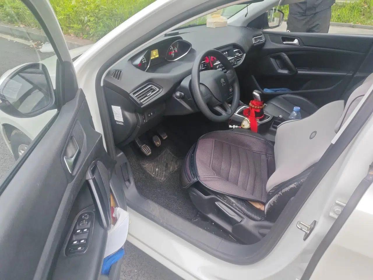 Peugeot 308S 2015 1.6L Manual Shangchi Edition — миниатюра 17