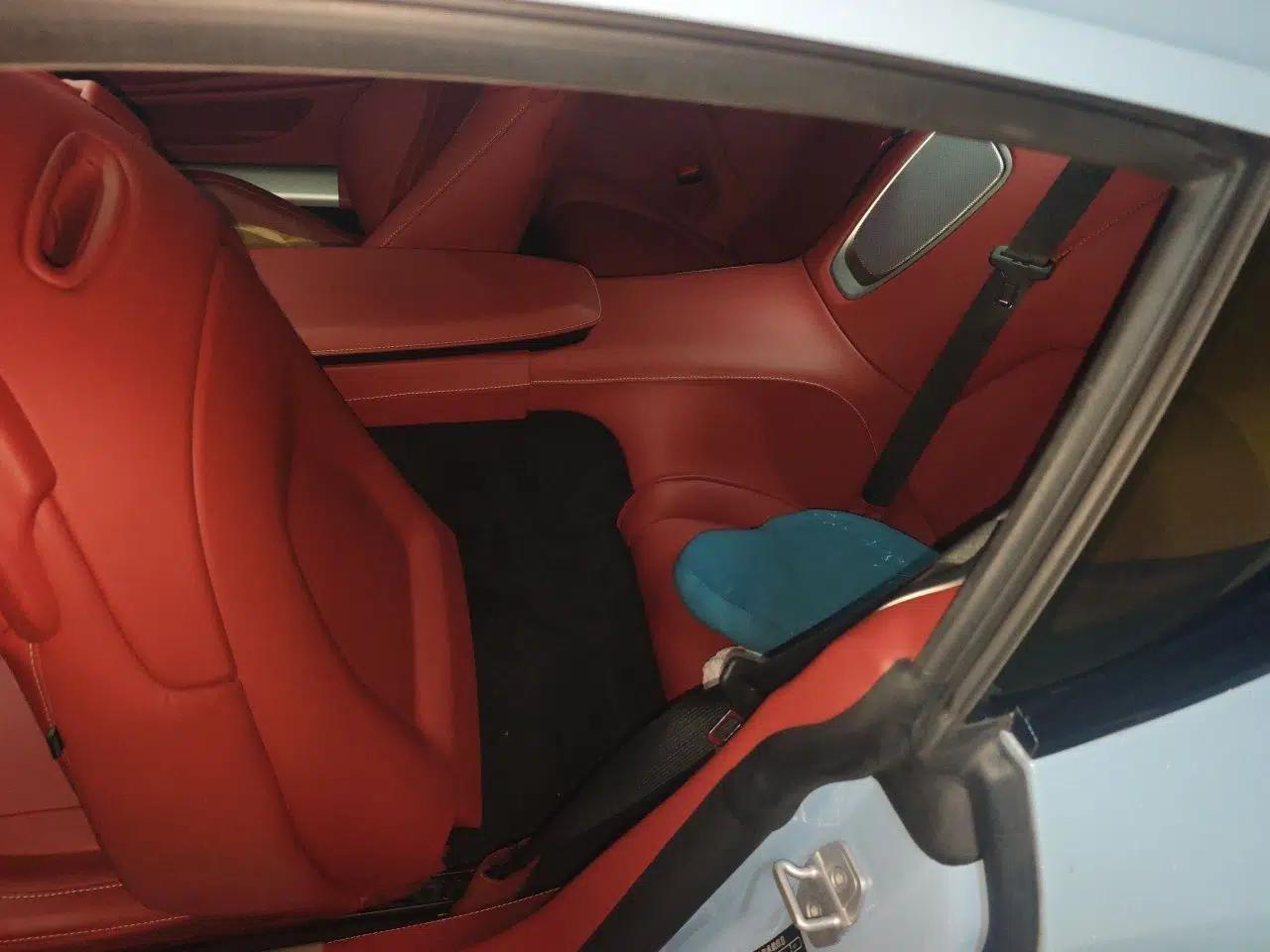 AstonMartin DB11 2019 4.0T V8 Coupe — миниатюра 18