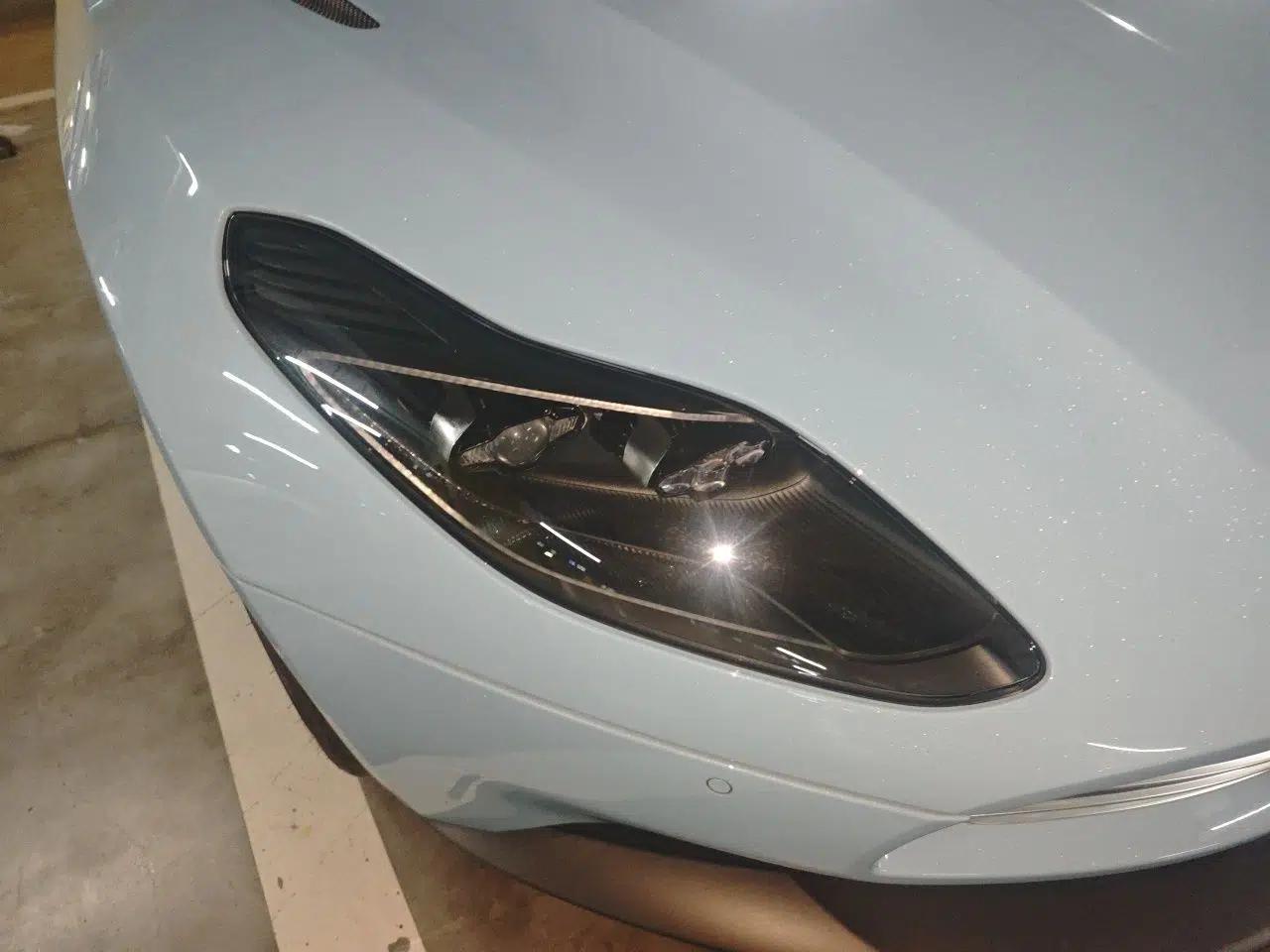 AstonMartin DB11 2019 4.0T V8 Coupe — миниатюра 7