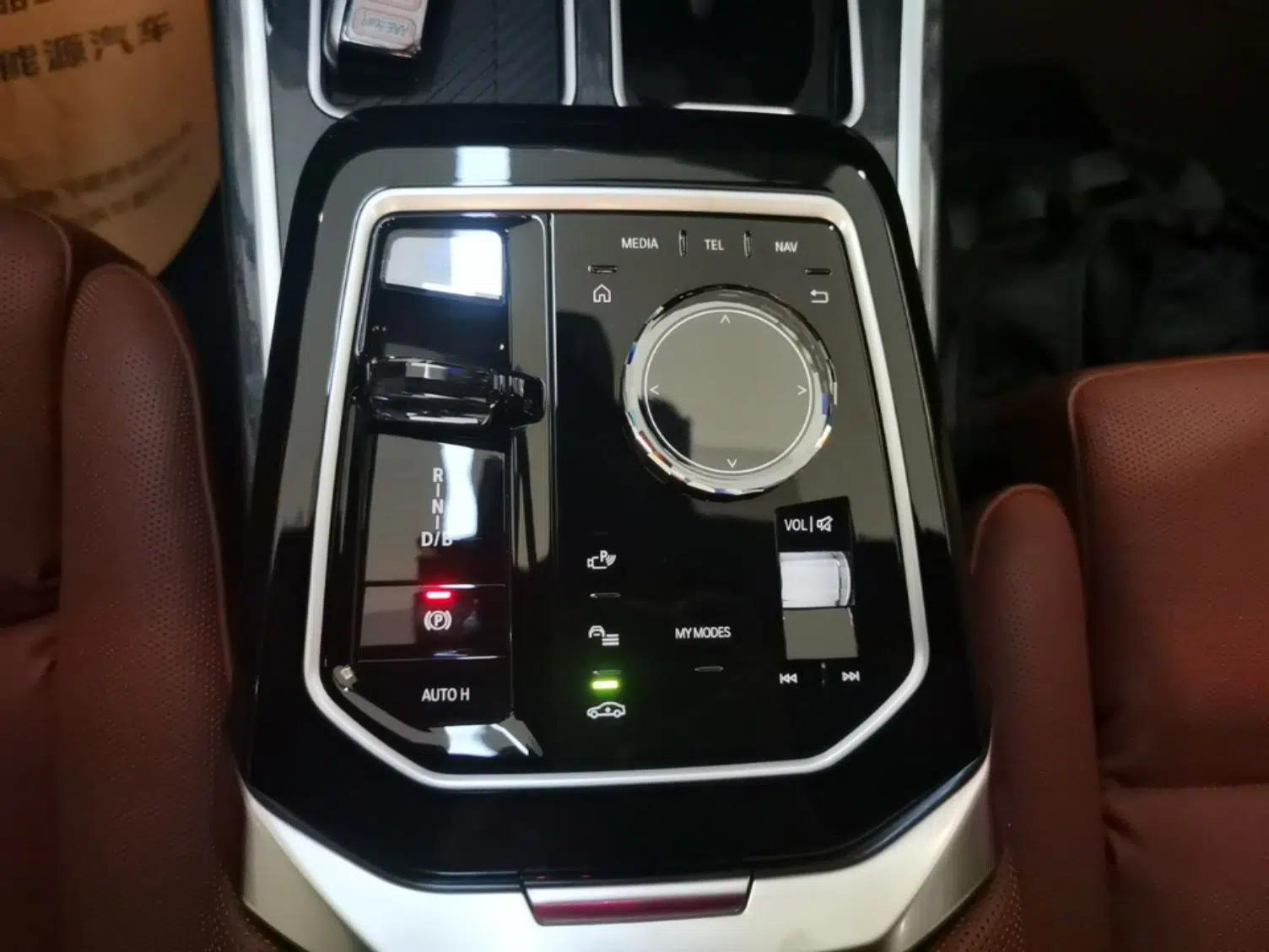 BMW i7 2023 eDrive50L Prestige M Sport Package — миниатюра 17