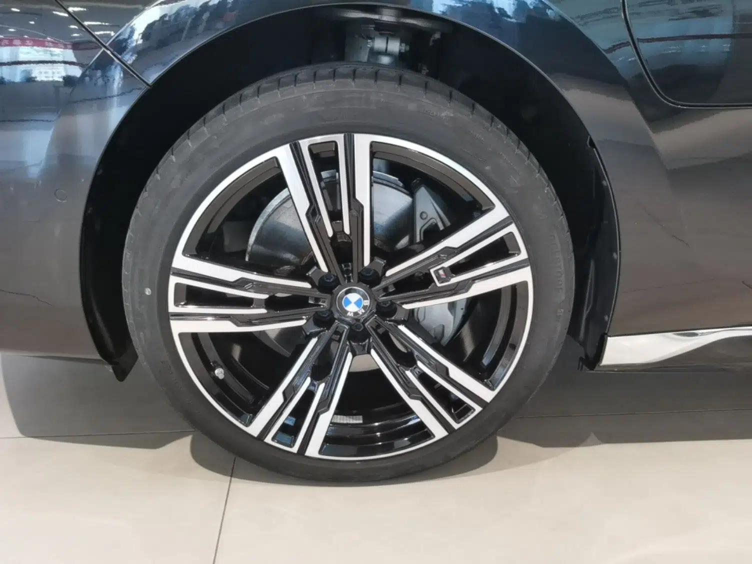 BMW i7 2023 eDrive50L Prestige M Sport Package — миниатюра 8