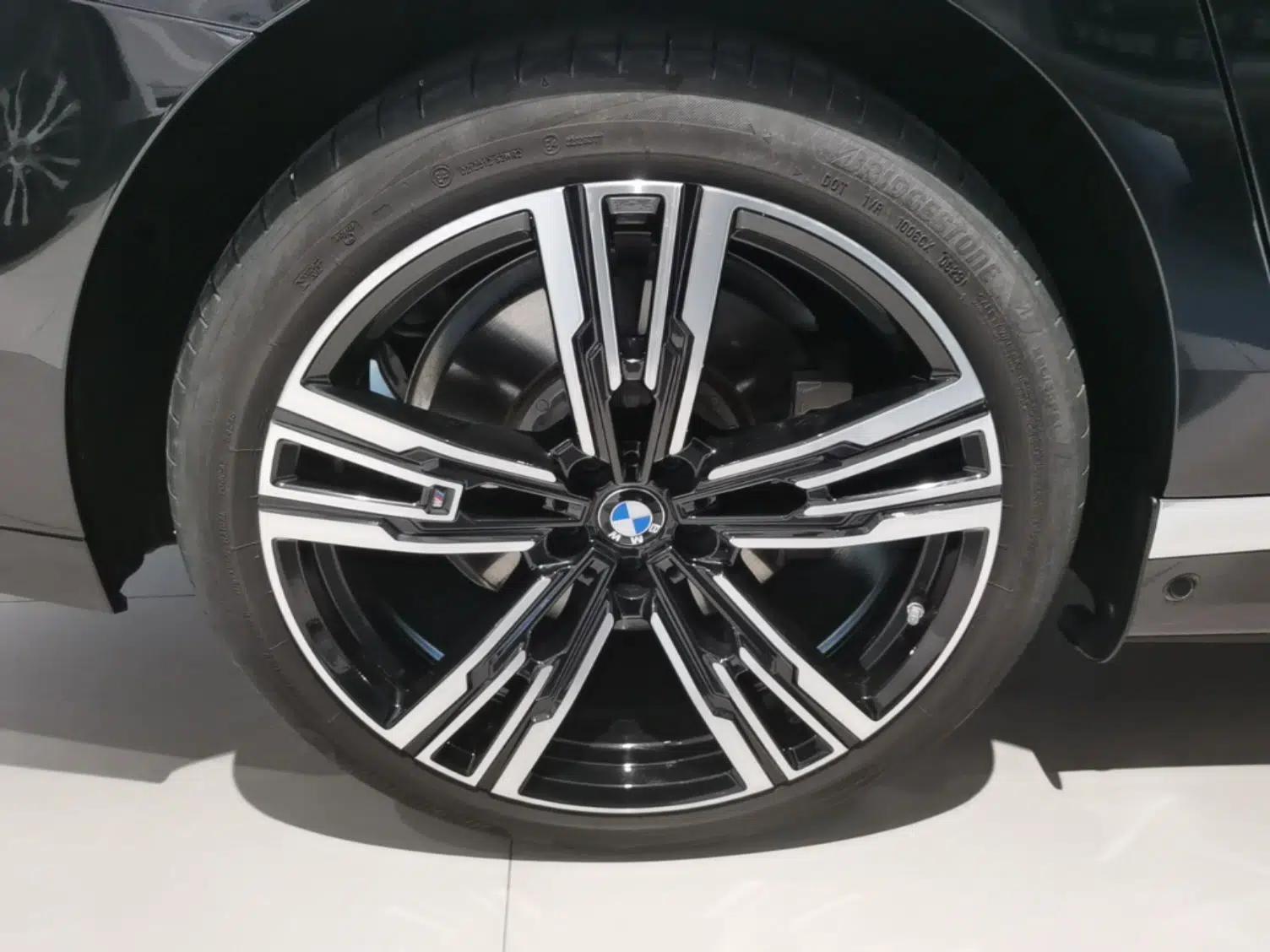 BMW i7 2023 eDrive50L Prestige M Sport Package — миниатюра 10