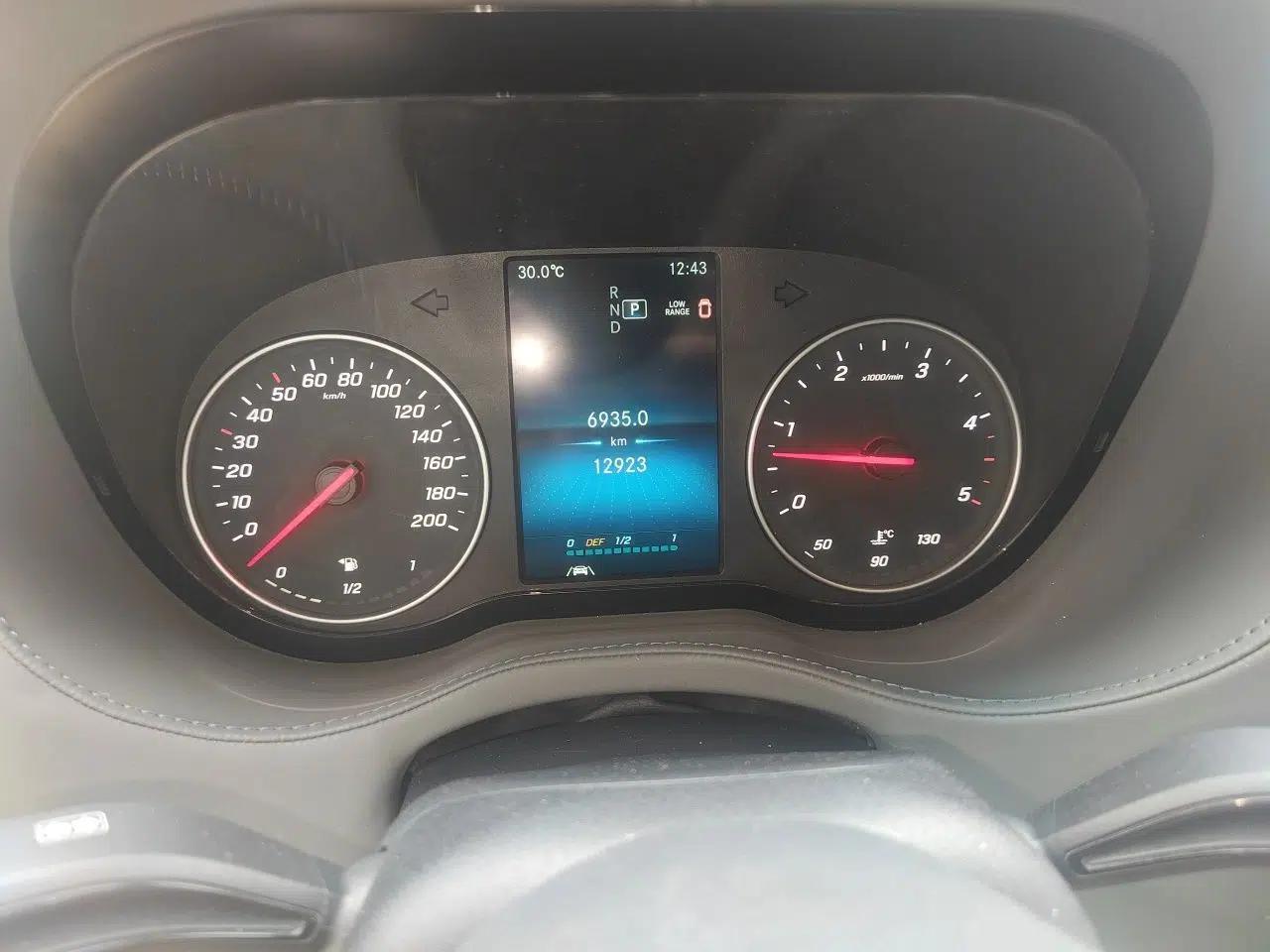Mercedes-Benz Sprinter  — миниатюра 13