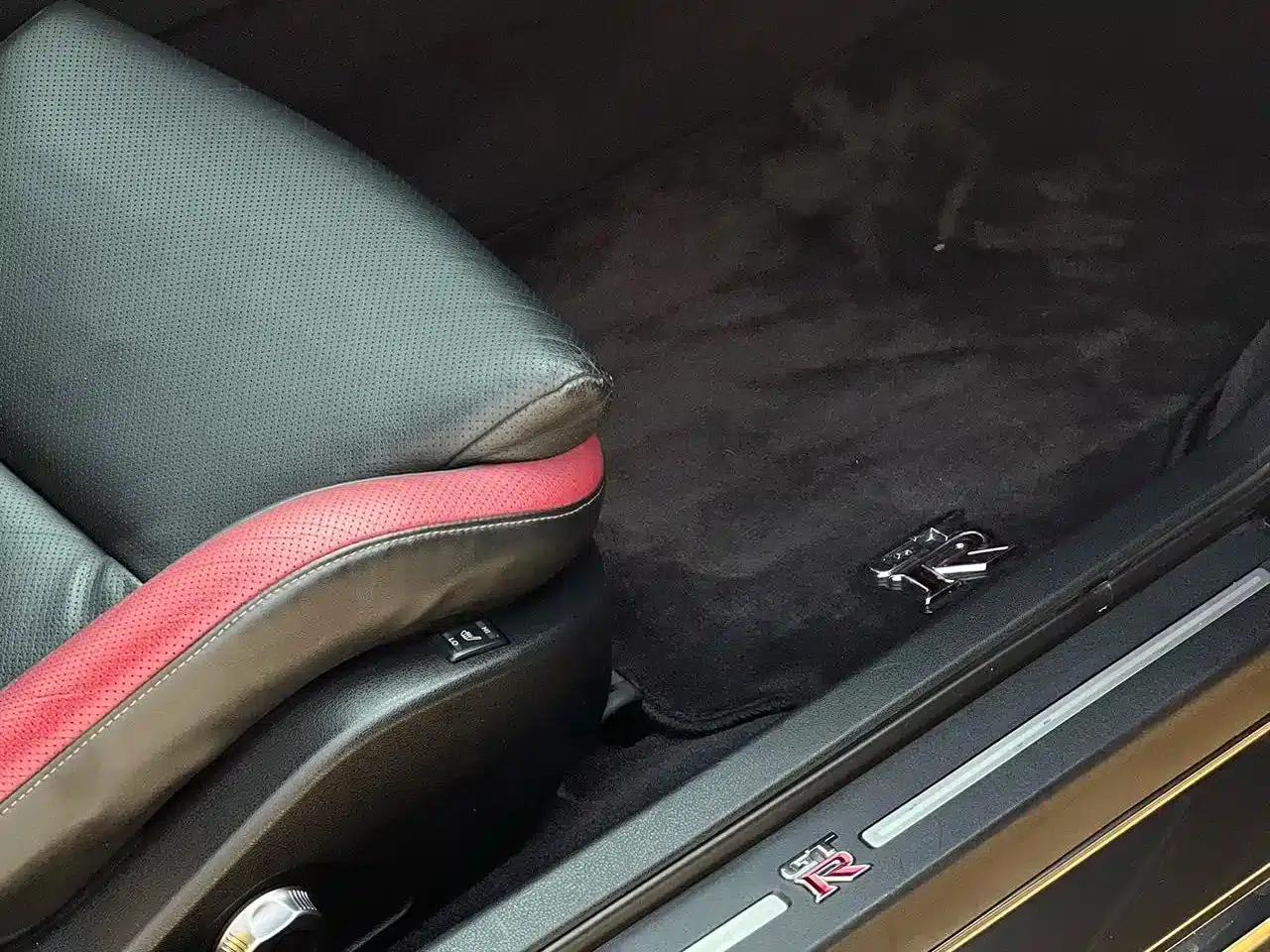 2012 Nissan GT-R 3.8T Premium Edition — миниатюра 8