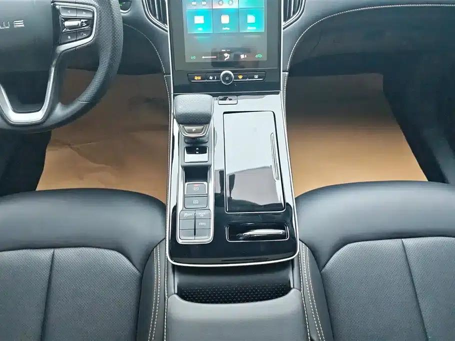 Roewe i6 MAX New Energy 2023 EV 420 Panoramic Roof Special Edition — миниатюра 16