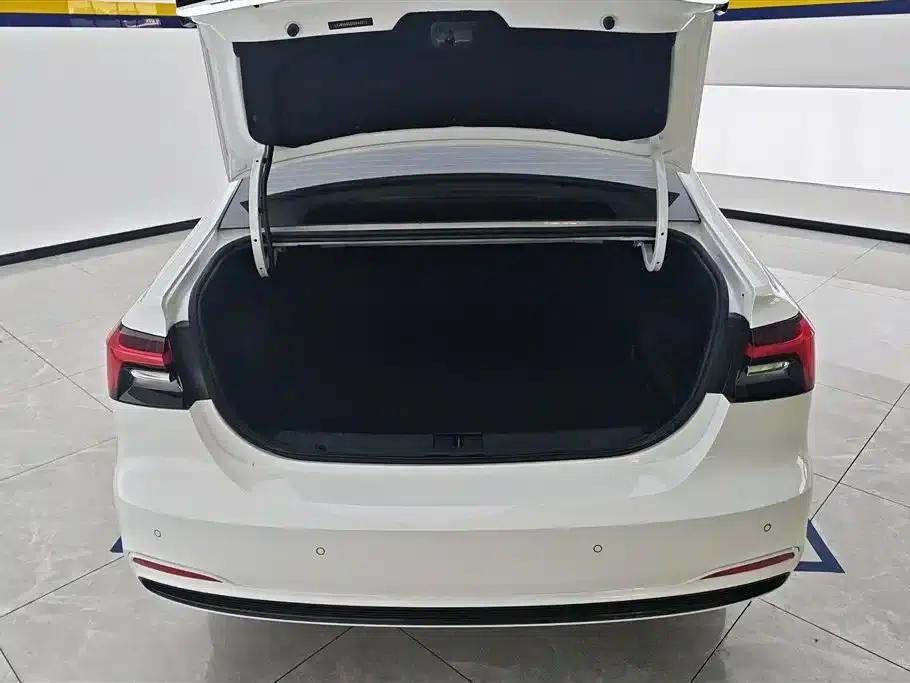 Roewe i6 MAX New Energy 2023 EV 420 Panoramic Roof Special Edition — миниатюра 4