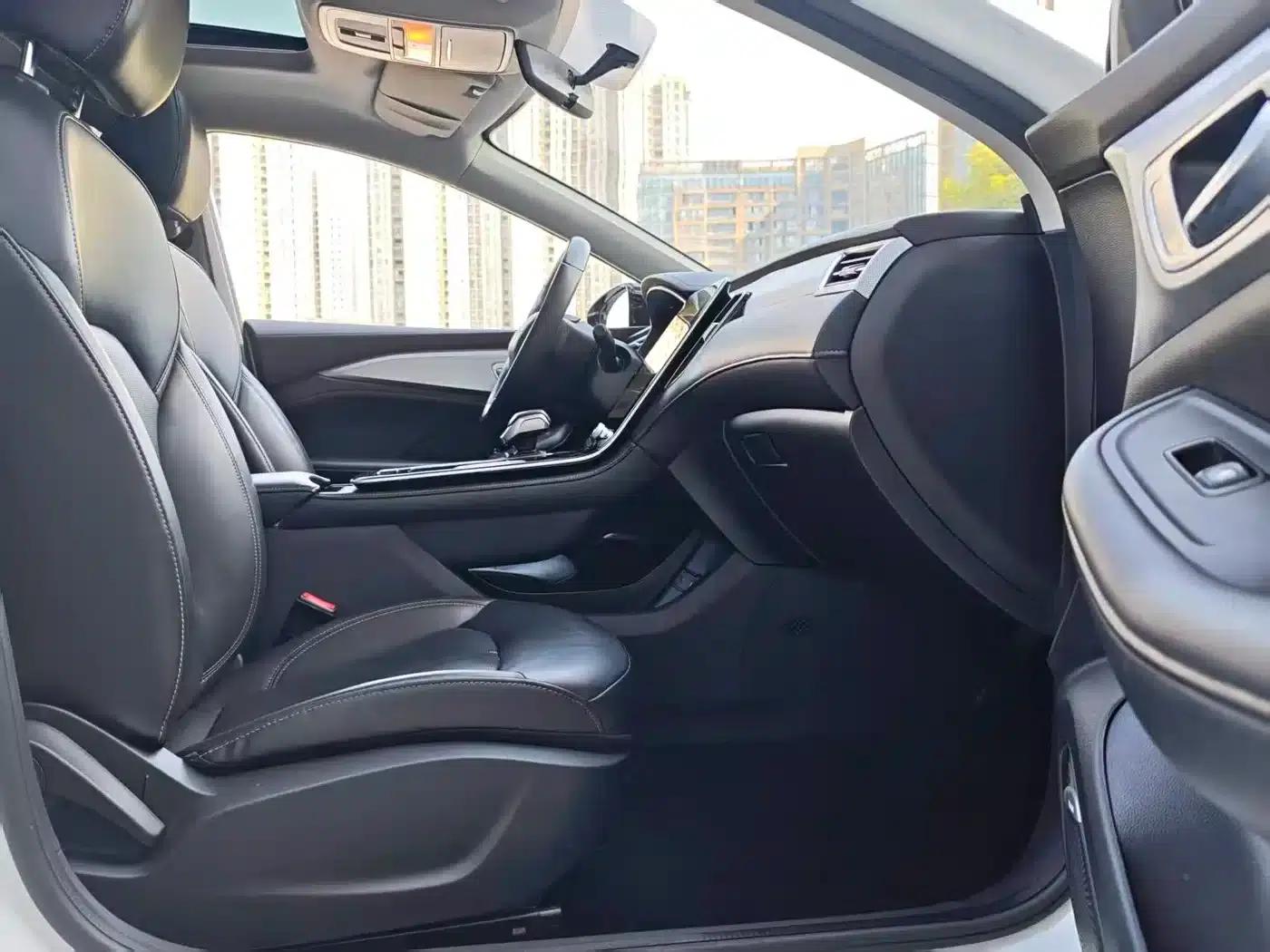 Roewe i6 MAX New Energy 2020 1.5T PHEV Cool Edition — миниатюра 12