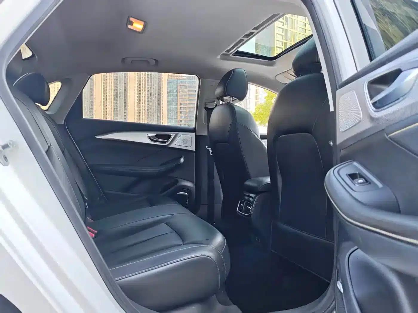 Roewe i6 MAX New Energy 2020 1.5T PHEV Cool Edition — миниатюра 13