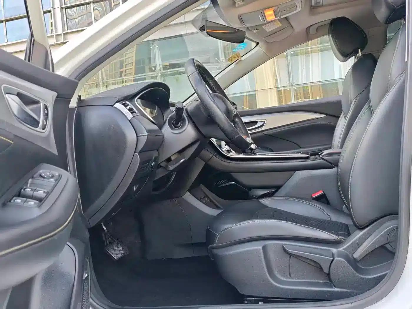 Roewe i6 MAX New Energy 2020 1.5T PHEV Cool Edition — миниатюра 10