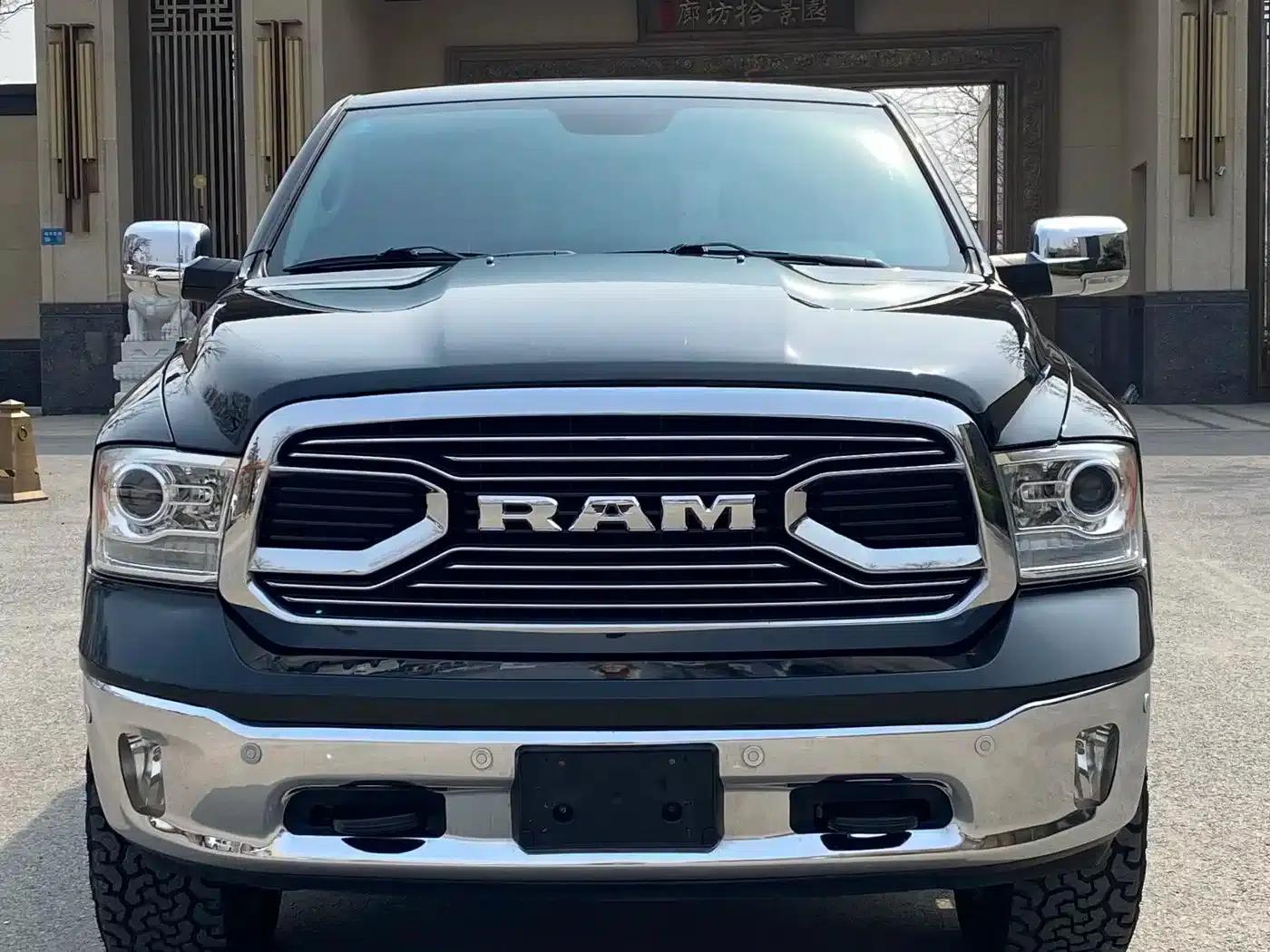 RAM Trucks 2017 5.7L Automatic — миниатюра 2