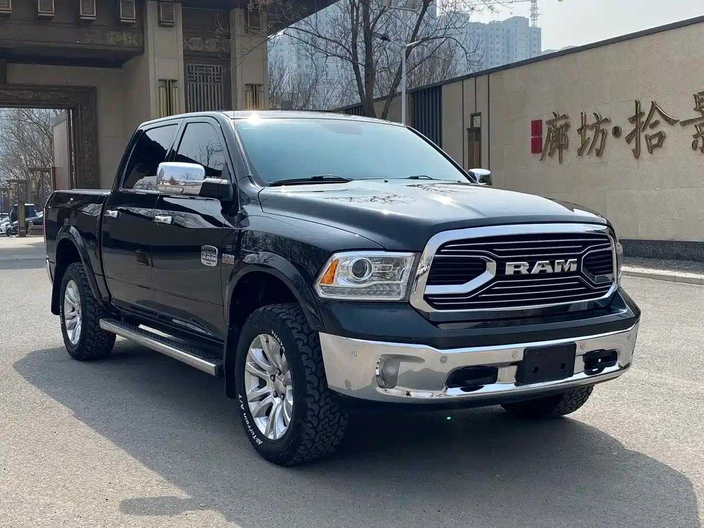 RAM Trucks 2017 5.7L Automatic — миниатюра 3