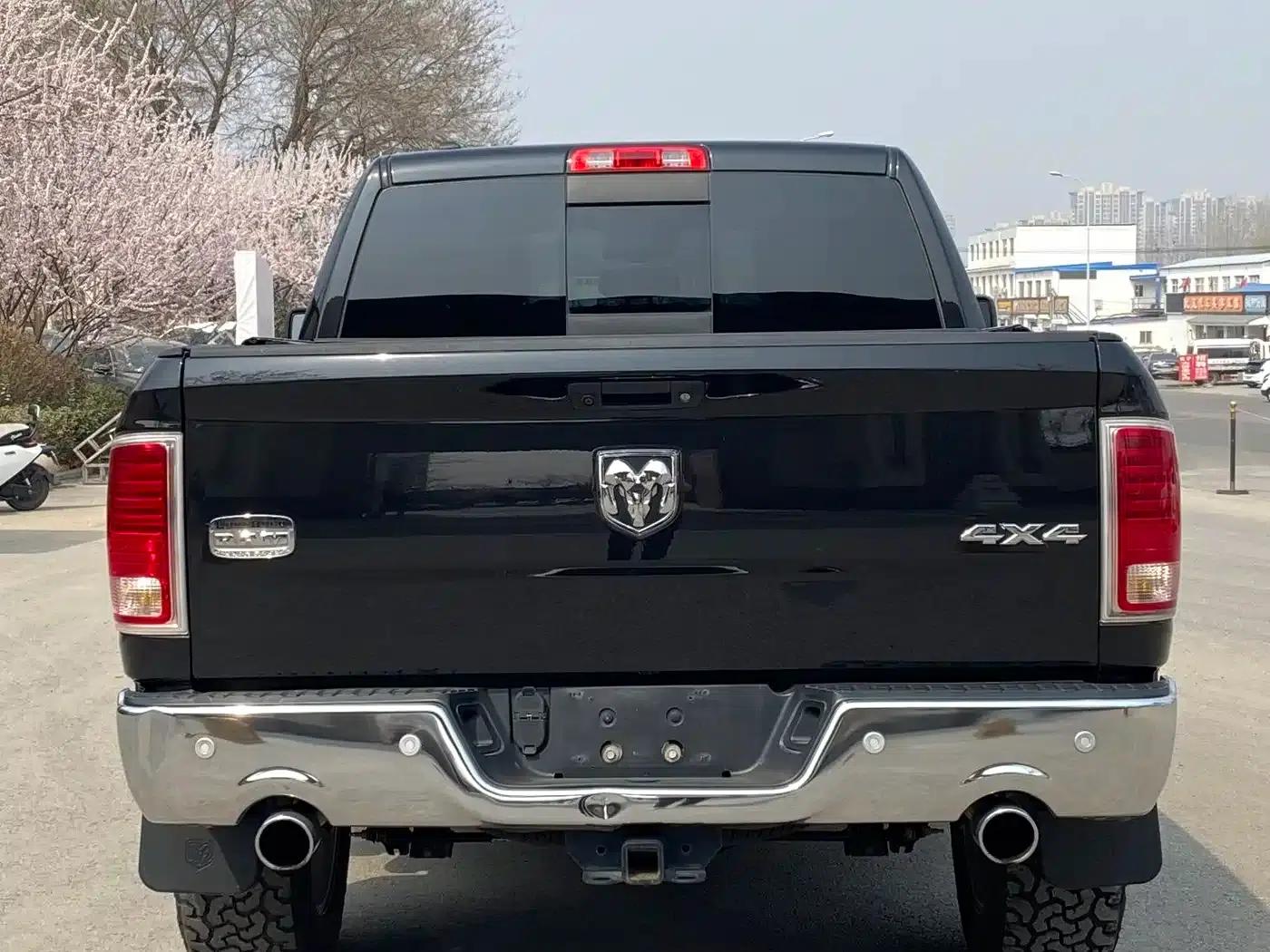 RAM Trucks 2017 5.7L Automatic — миниатюра 5